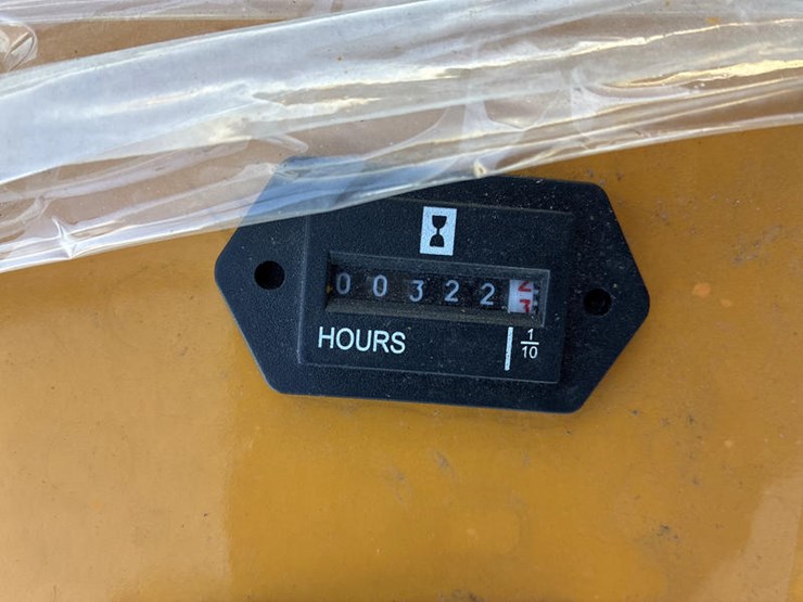 #115382-•-rt-15r-mini-excavator-image-16