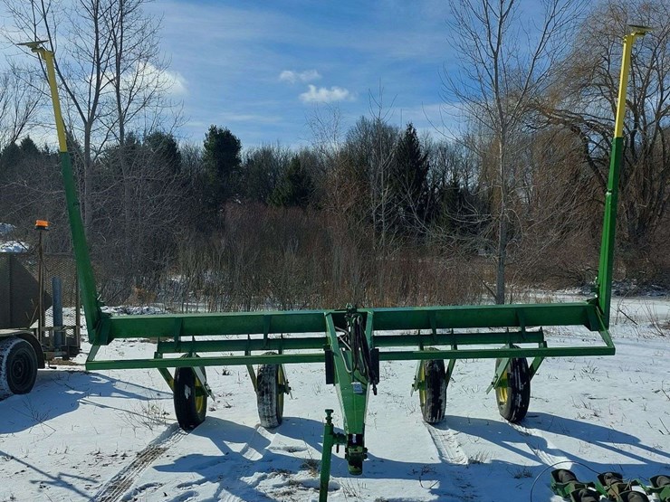 john-deere-7000-image-1