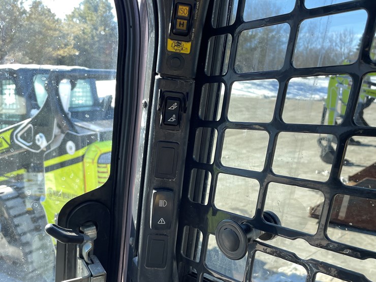 2022-bobcat-t450-image-49