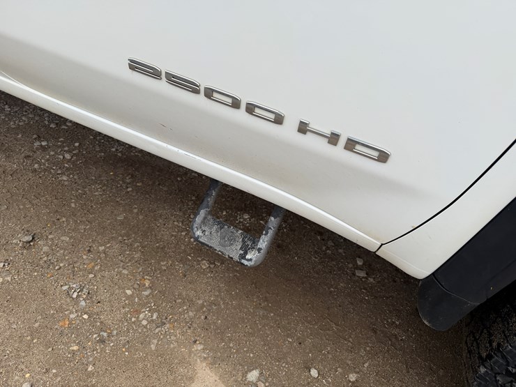 2020-gmc-2500hd-image-36