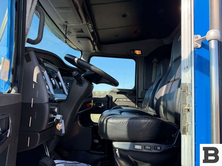 2015-kenworth-t800-image-53