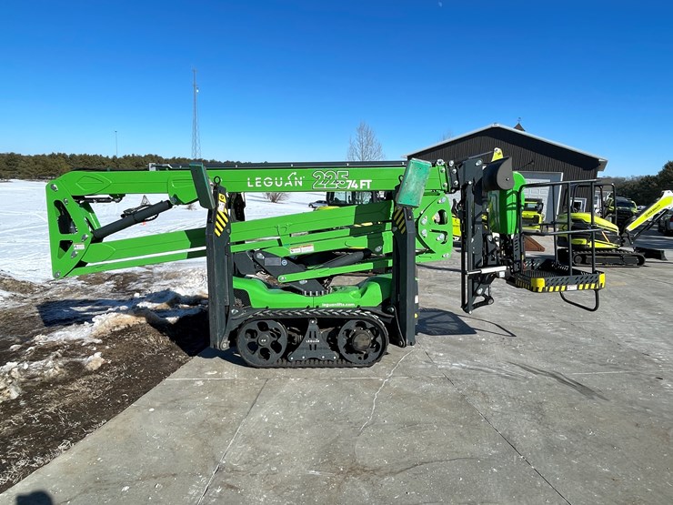 #103-•-2024-leguan-225-track-drive-articulating-boom-lift-image-4