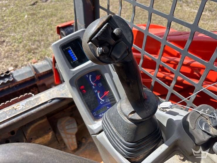 2022-kubota-svl97-2-image-21