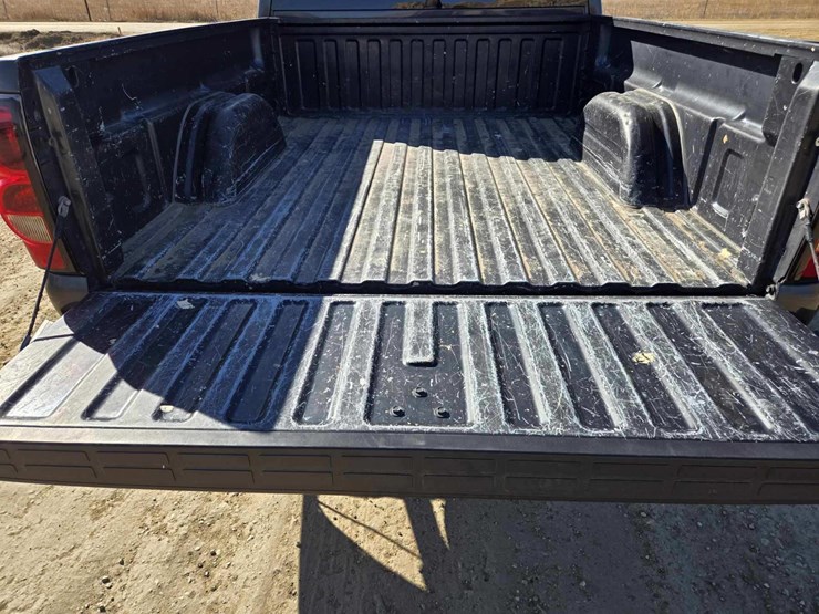 2005-chevrolet-silverado-1500-image-2