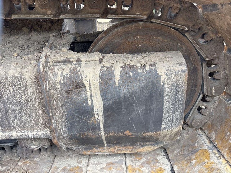 2017-caterpillar-336f-image-45