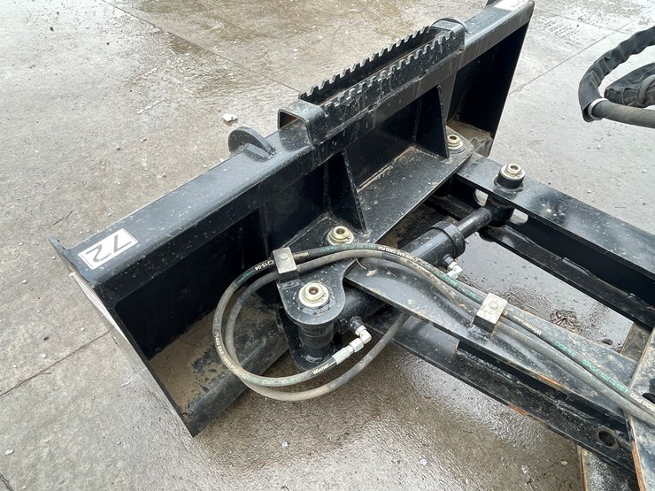 #4909-•-virnig-skid-steer-mount-72"-hydraulic-angle-broom-image-11
