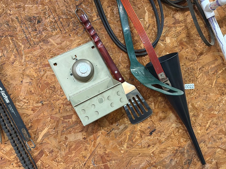 #22-•-contents-of-wall-image-2