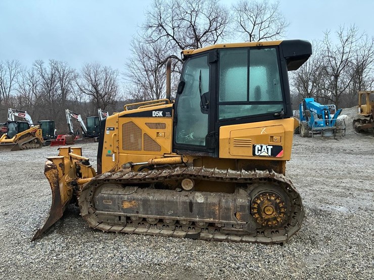 caterpillar-d5k-xl-image-2