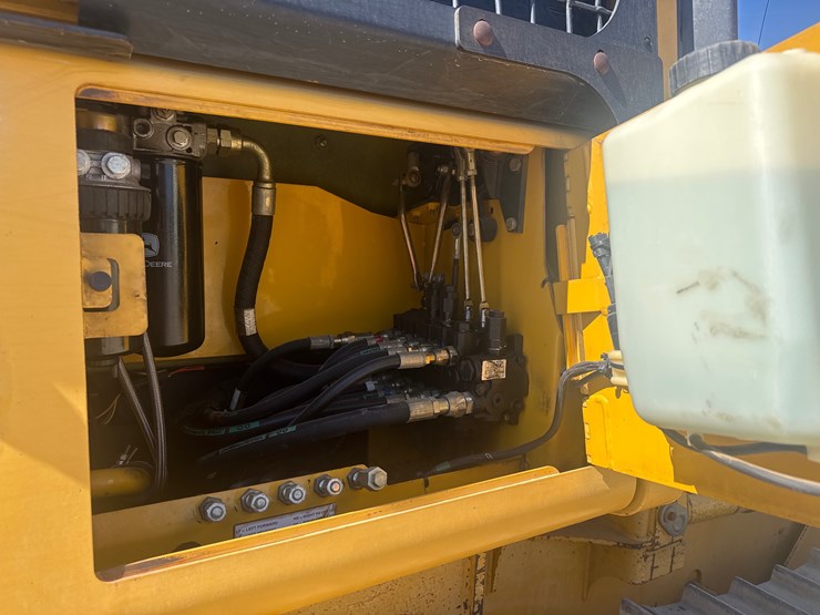 2002-deere-650h-lgp-image-13