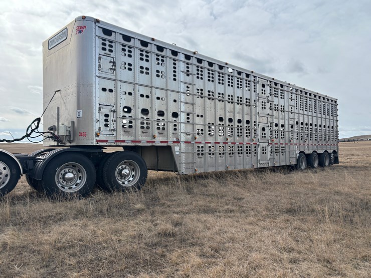 2018-wilson-livestock-trailer-image-7