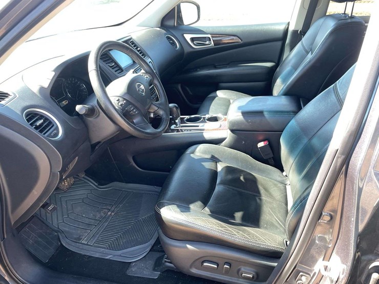 2013-nissan-pathfinder-image-10