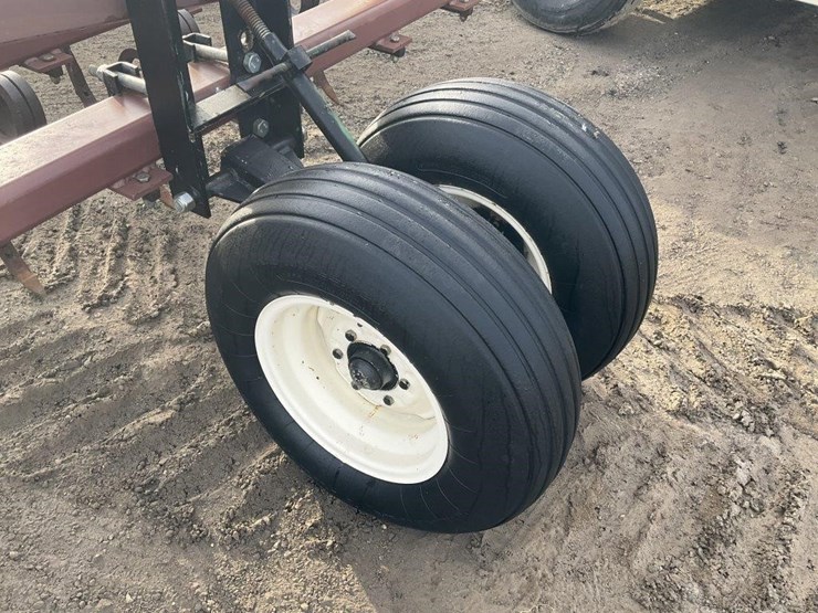 custom-33'-3-pt-fold-up-field-cultivator-image-13