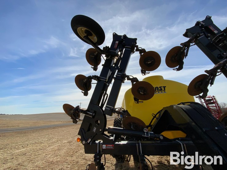 2023-fast-8324-16r30-fertilizer-applicator-image-19