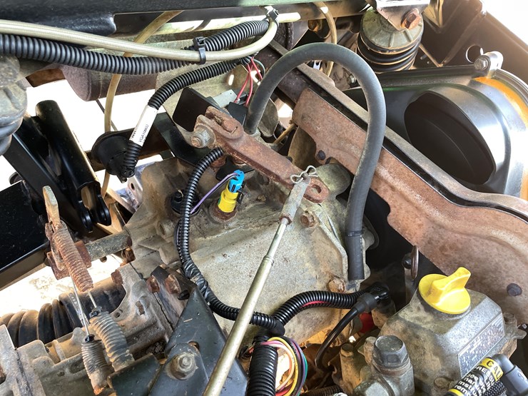 2009-john-deere-gator-image-47