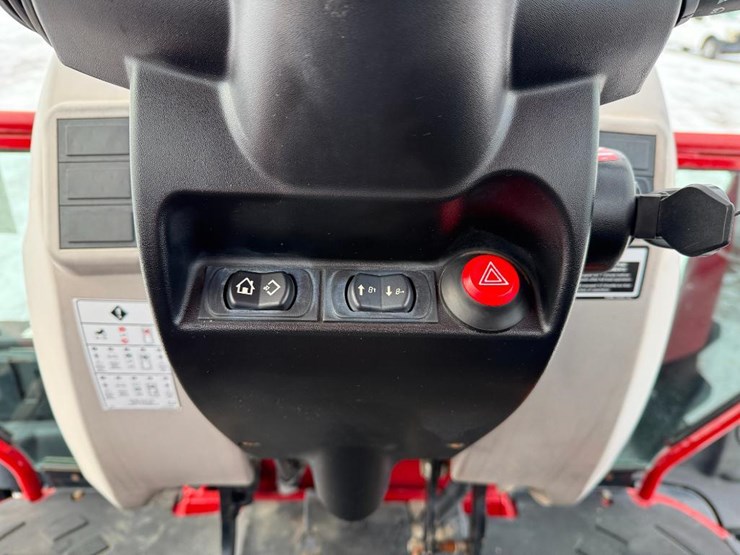 case-ih-farmall-140a-image-57