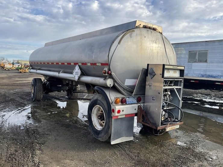 (dmv)-clough-4000g-alu.-tanker-trailer-image-4