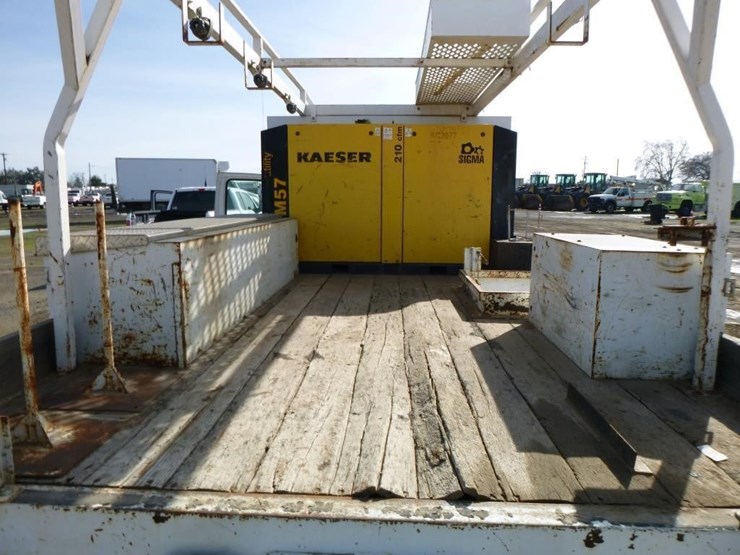 2011-ford-f550-image-23