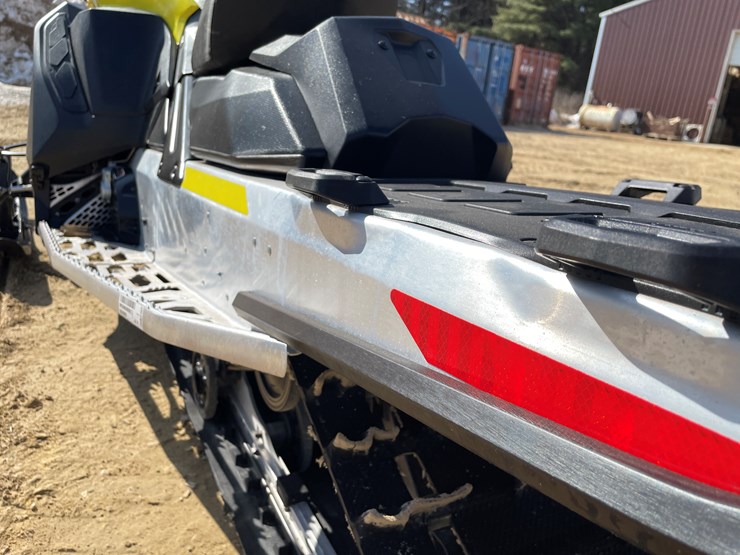 #203-•-2022-ski-doo-renegade-sport-600-efi-snowmobile-(sells-with-bill-of-sale-only)-image-36