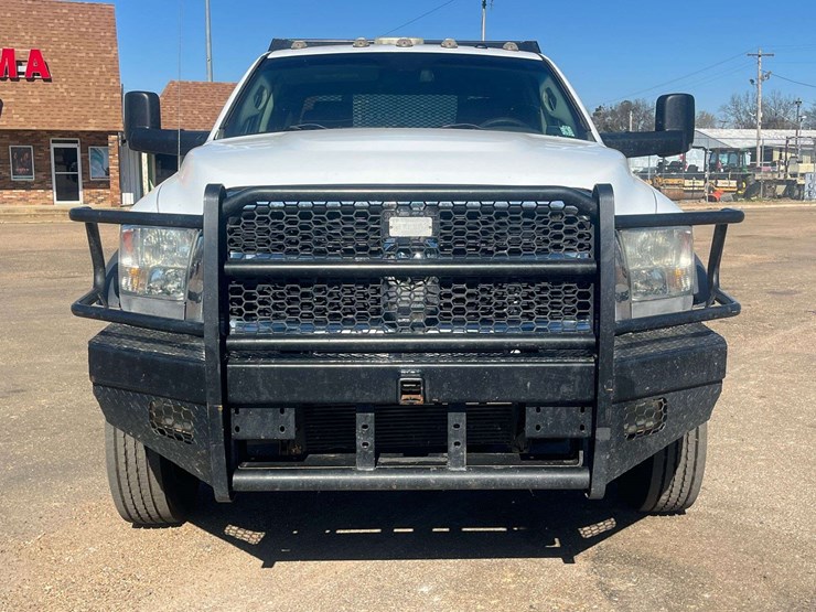 2014-dodge-ram-5500-image-5