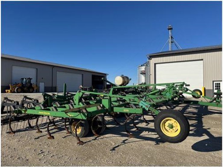 john-deere-2210-image-15