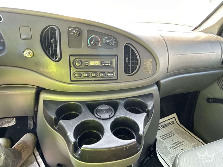 2008-ford-cargo-image-17