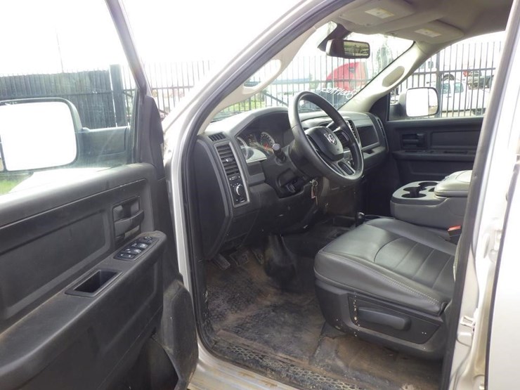 2018-dodge-2500-image-5