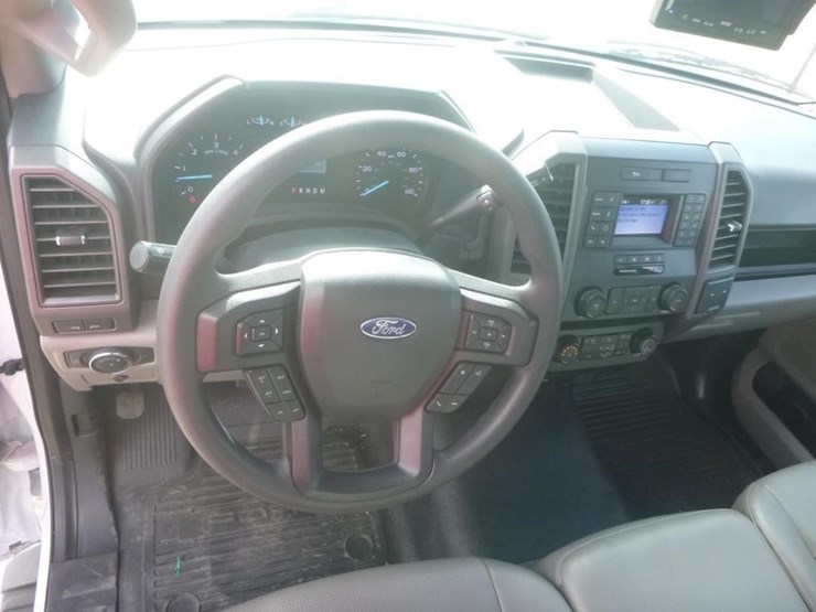 2022-ford-f450-xl-image-16