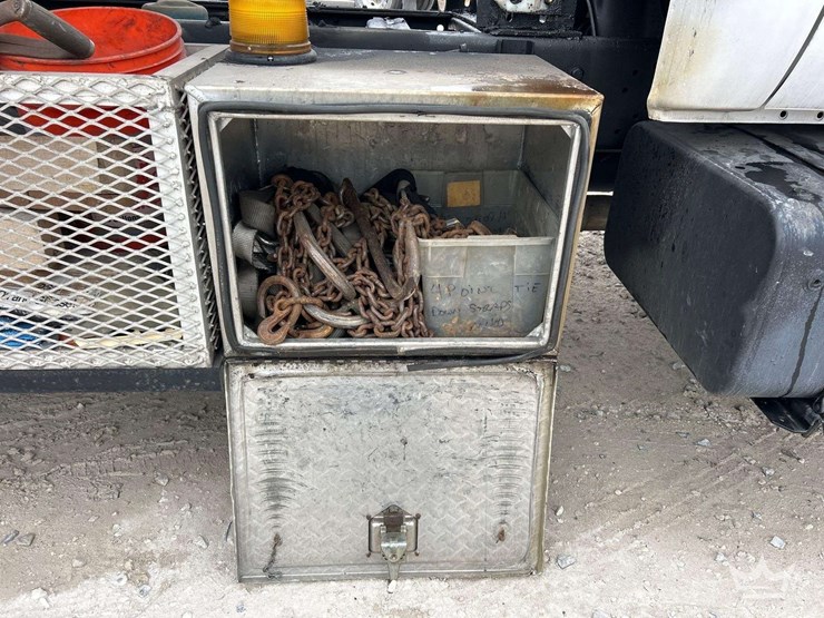 2001-ford-f650-image-30