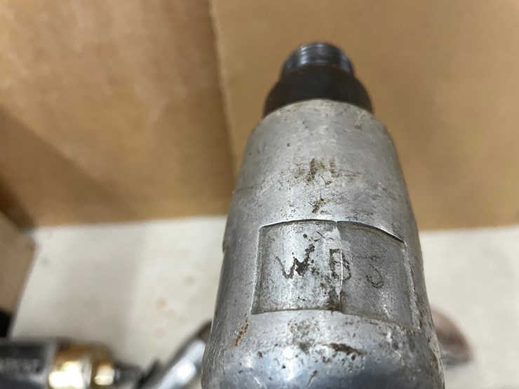 caterpillar-12-image-14