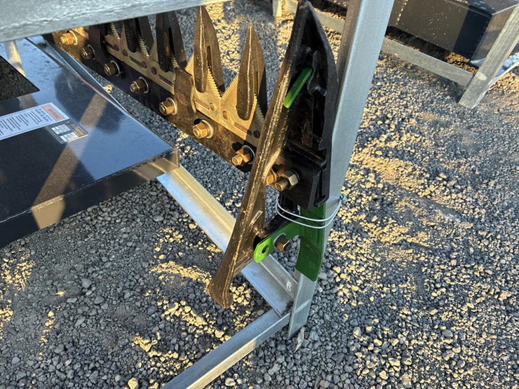 #115391-•-skidsteer-mt-sickle-mower-w/72"-cut-image-9