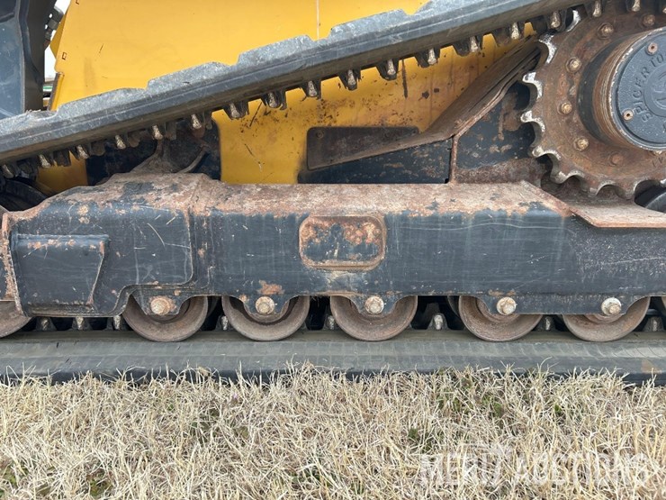 2018-deere-333g-image-16