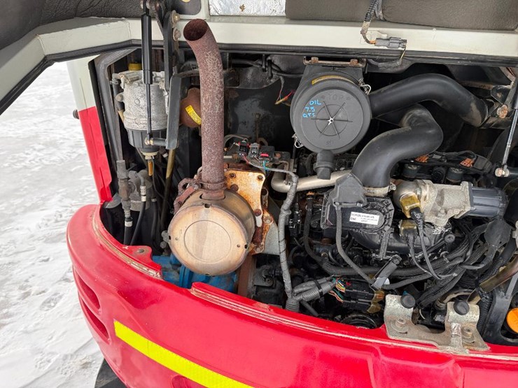 takeuchi-tb240-image-47