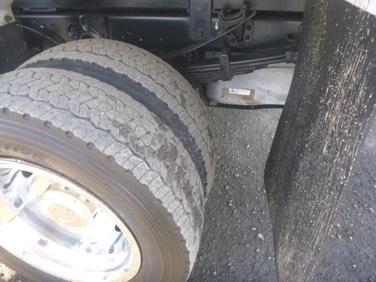 2011-ford-f550-image-26