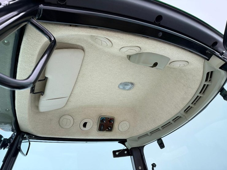 john-deere-3033r-image-50