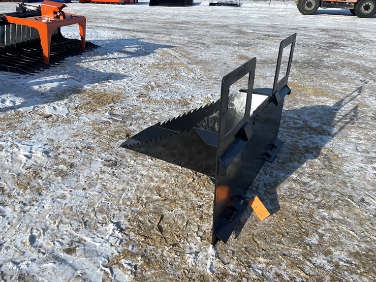 #2507-•-new-kc-40"-skid-steer-spade-bucket-image-6