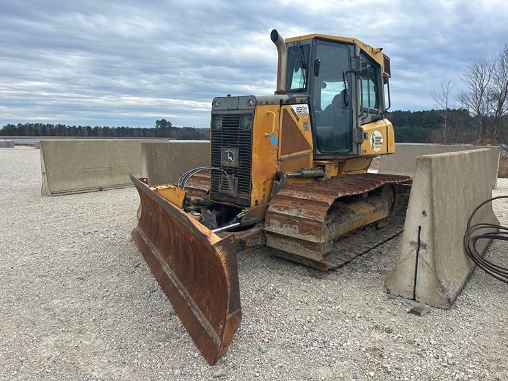 2015-deere-650k-lgp-image-1