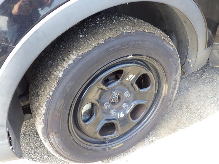 2016-ford-explorer-image-13