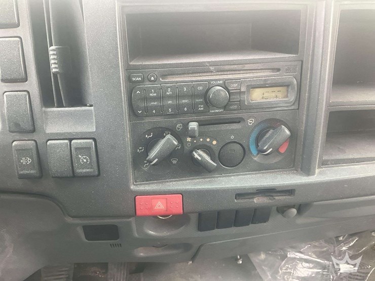 2010-gmc-w5500-image-15