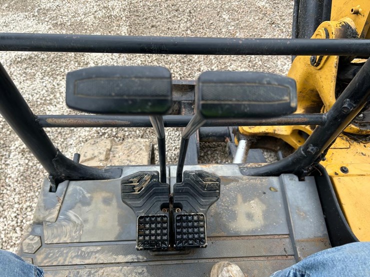 2021-caterpillar-306-image-26