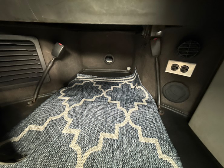 #30939-•-2012-volvo-vnl-tandem-axle-truck-tractor-image-40