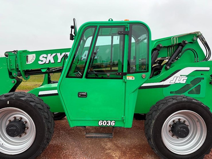 2015-sky-trak-6036-image-21