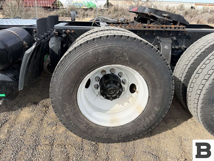 2017-freightliner-cascadia-125-image-16