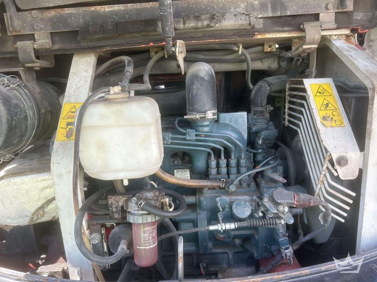 2000-kubota-kx121-3st-image-8