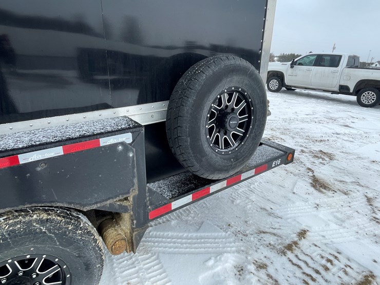 #135-•-2022-rock-line-products-air-tow-ground-loading-enclosed-trailer-(has-wi-title)-image-44