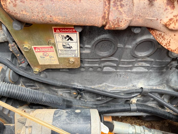 2011-case-1650l-xlt-image-49