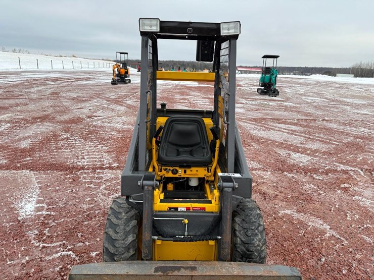 new-holland-ls120-image-13