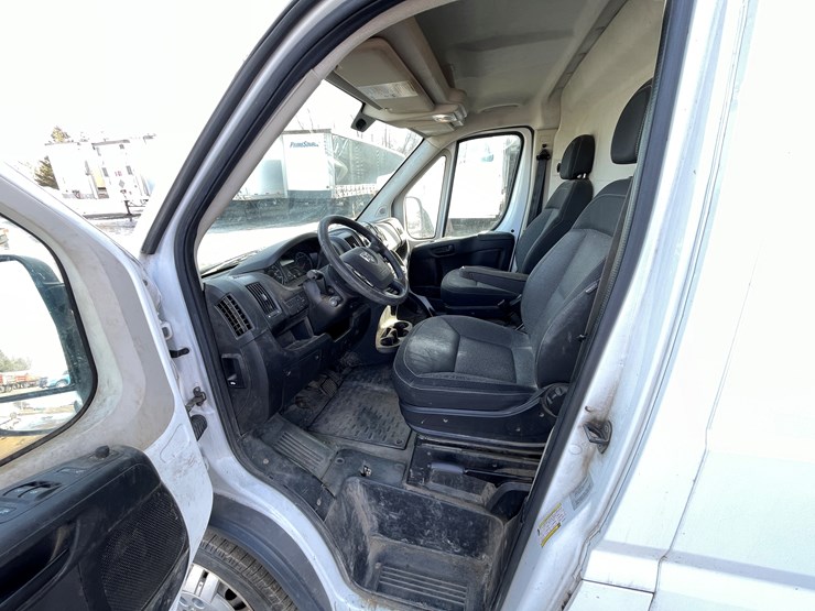 2016-dodge-3500-image-21