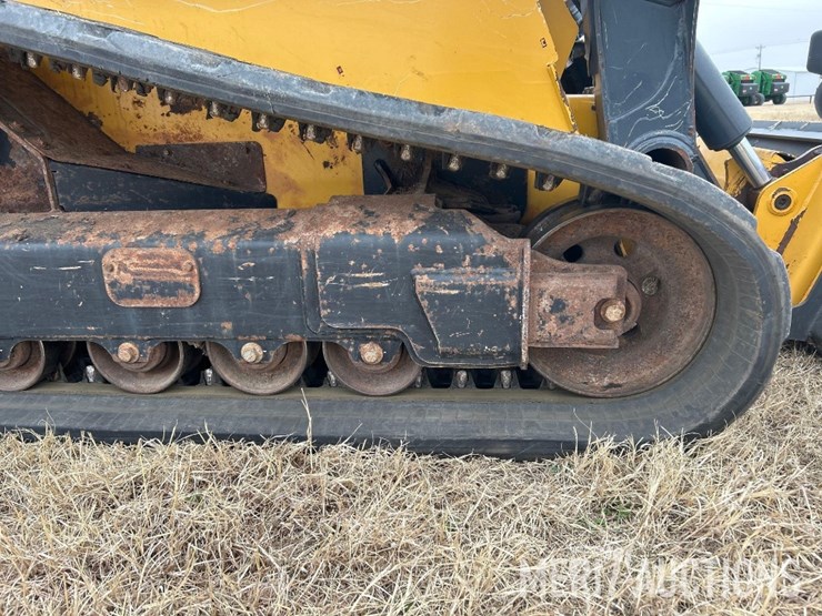 2018-deere-333g-image-31