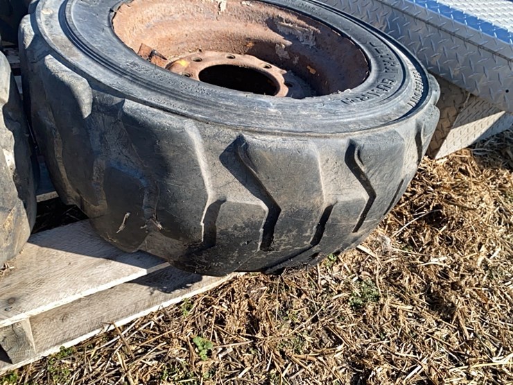 4----10-16.5-skidsteer-tires-on-8-bolt-rims-image-6