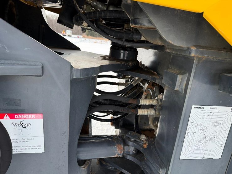 2011-komatsu-wa250pz-6-image-41